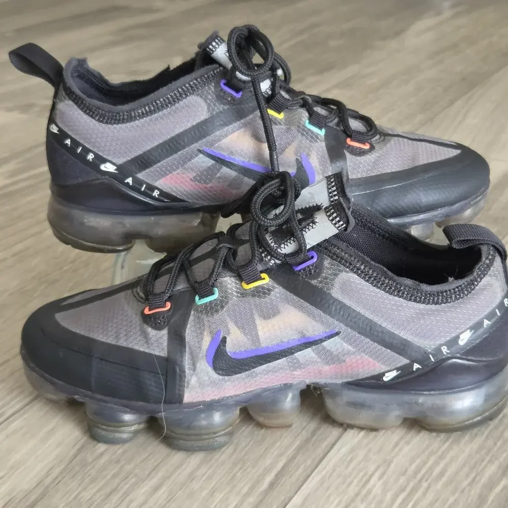 Sz 5Y Nike Air VaporMax Synthetic Low Top Sneakers Gray/Black/Multicolor